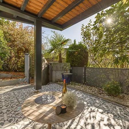 New-cottage Suspendu - Proche Lac, Centre Village Et Activites By Lla Selections